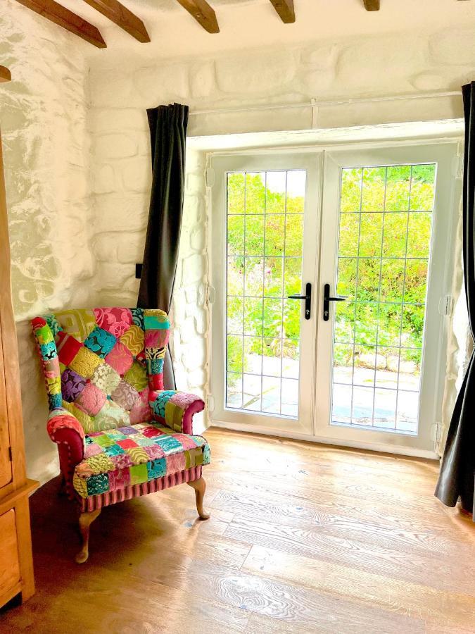 Beautiful Ancient Stone Cottage, Local Walks & Pub! コンウィ エクステリア 写真