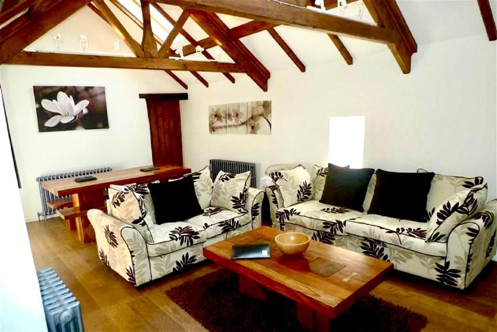 Beautiful Ancient Stone Cottage, Local Walks & Pub! コンウィ エクステリア 写真